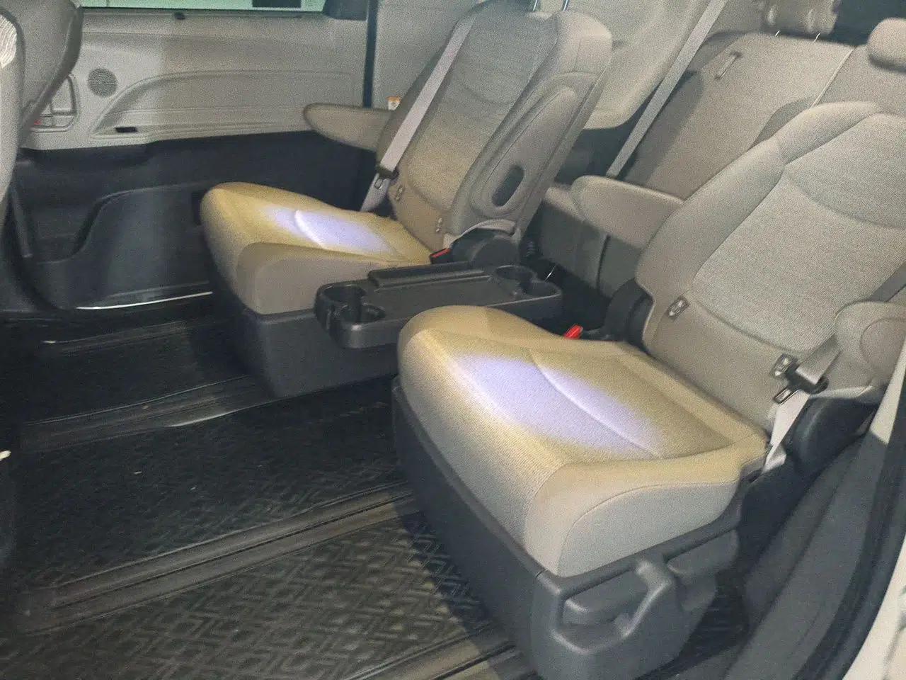 Toyota SIENNA 2023 2.5L Hybrid Comfort Edition — миниатюра 20