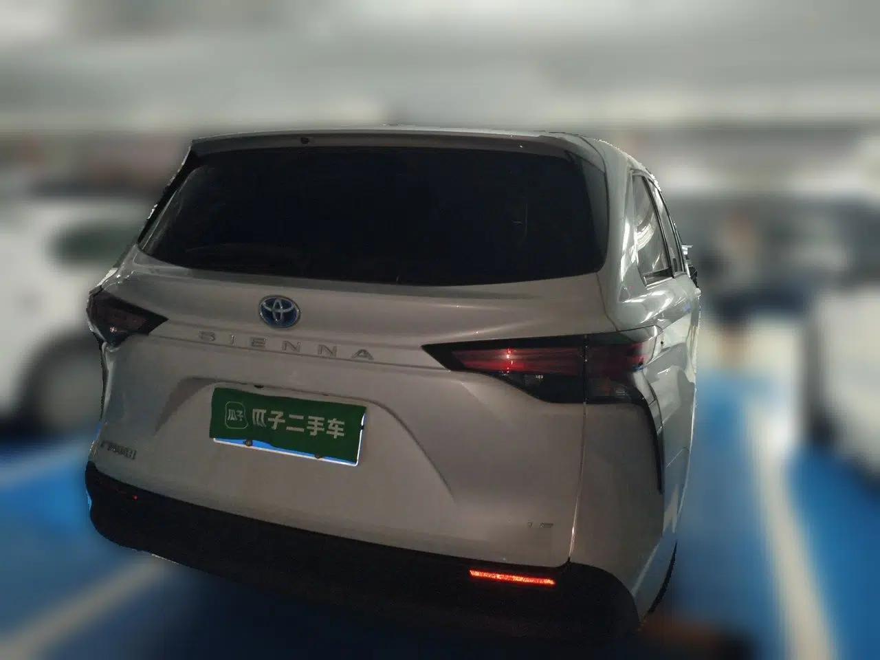 Toyota SIENNA 2023 2.5L Hybrid Comfort Edition — миниатюра 5