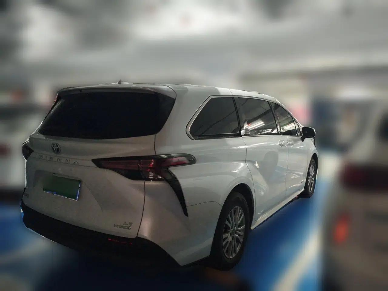 Toyota SIENNA 2023 2.5L Hybrid Comfort Edition — миниатюра 6