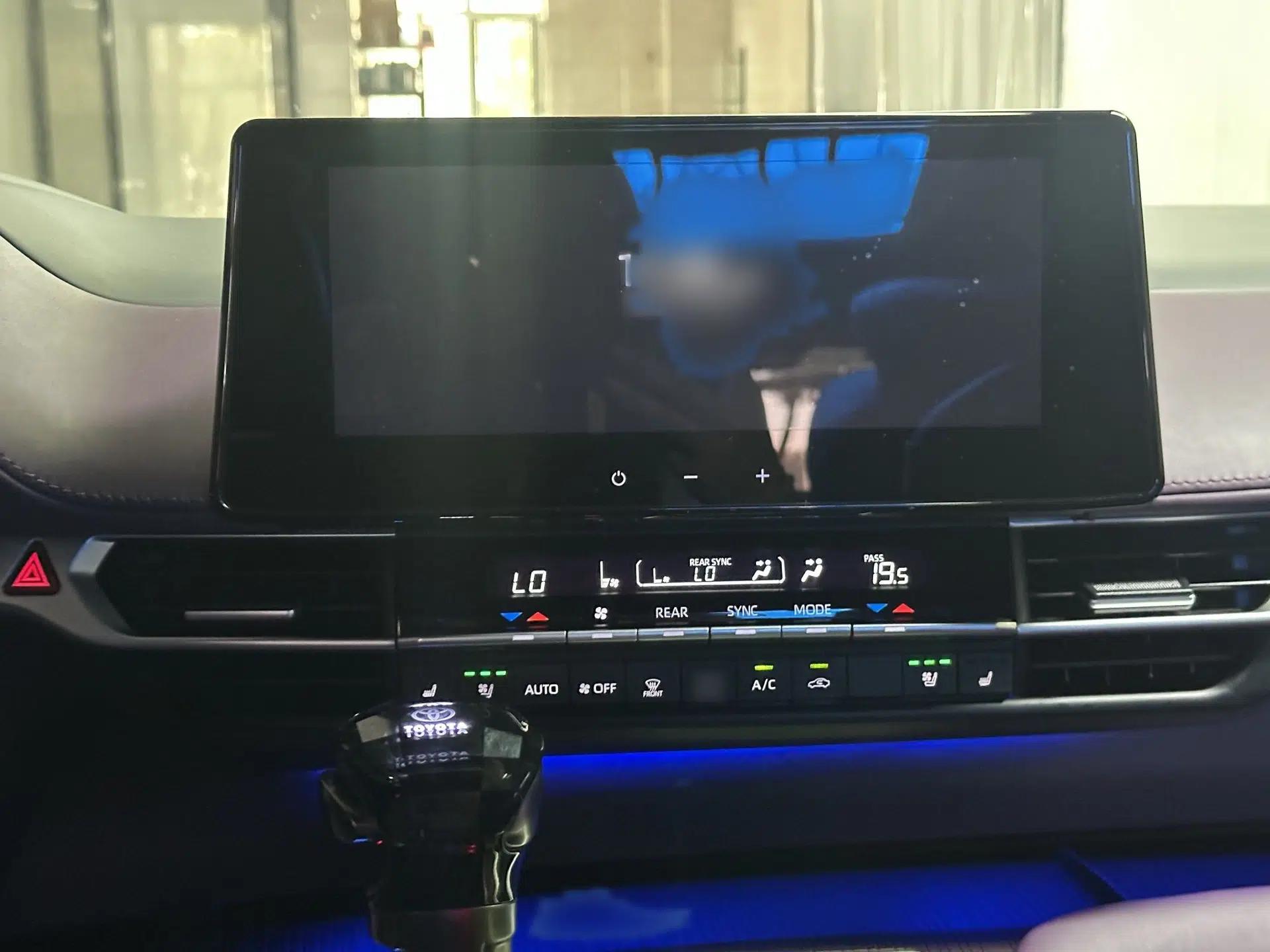 Toyota SIENNA 2024 2.5L Hybrid Comfort Edition — миниатюра 14