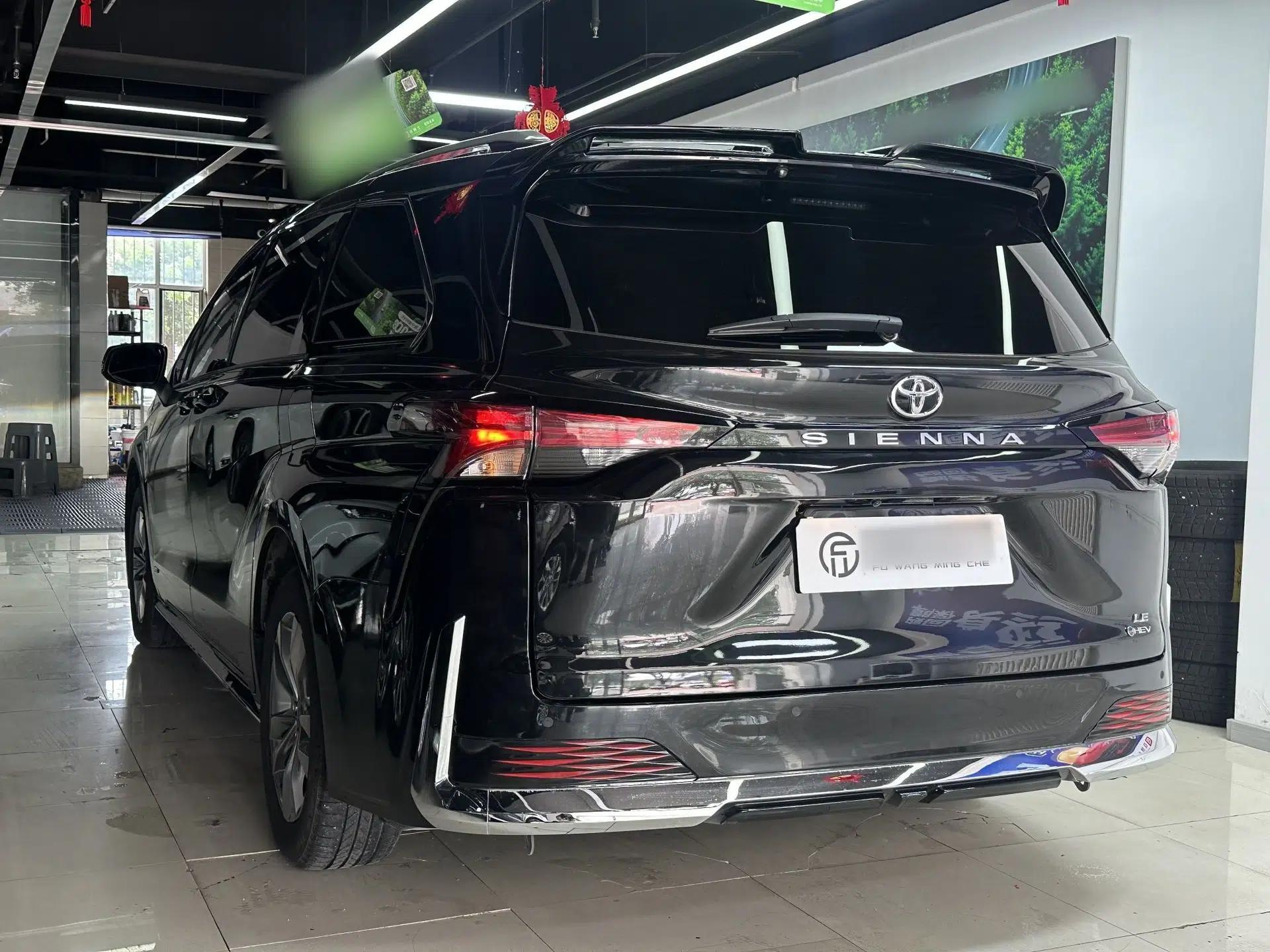 Toyota SIENNA 2024 2.5L Hybrid Comfort Edition — миниатюра 3