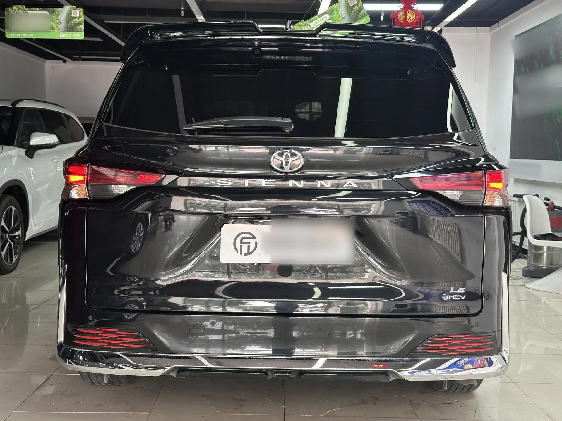 Toyota SIENNA 2024 2.5L Hybrid Comfort Edition — миниатюра 4