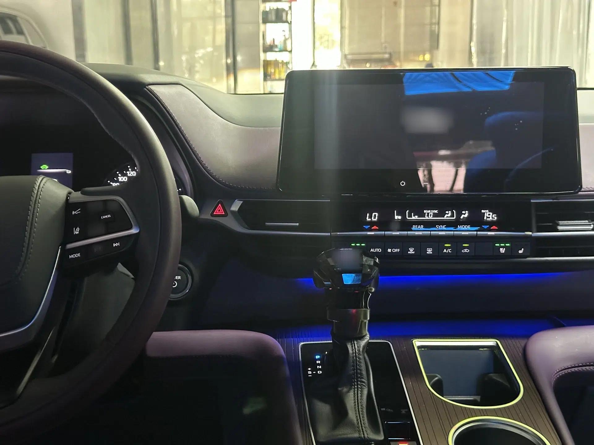Toyota SIENNA 2024 2.5L Hybrid Comfort Edition — миниатюра 8