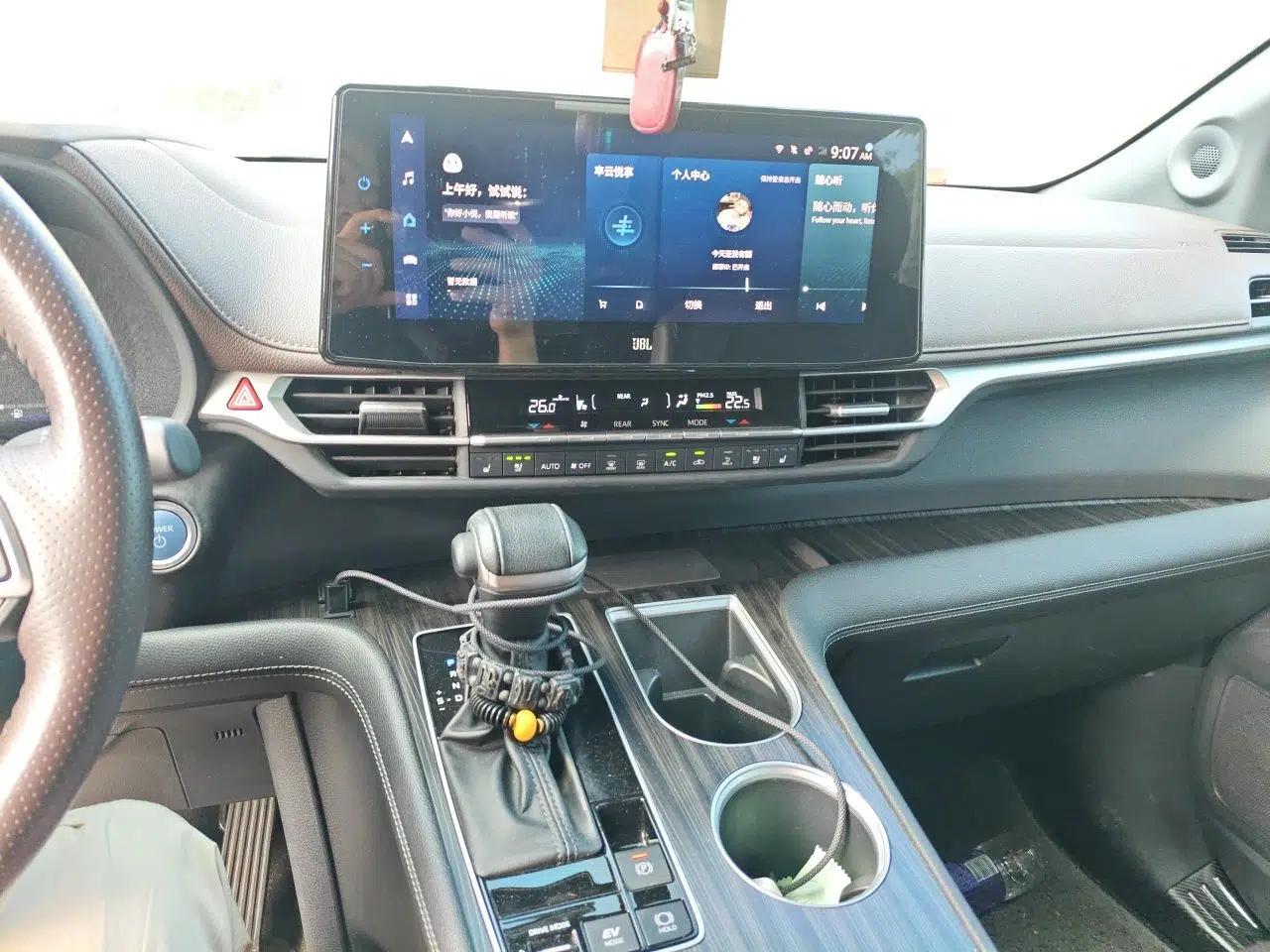 Toyota SIENNA 2021 2.5L Hybrid Platinum Edition — миниатюра 13