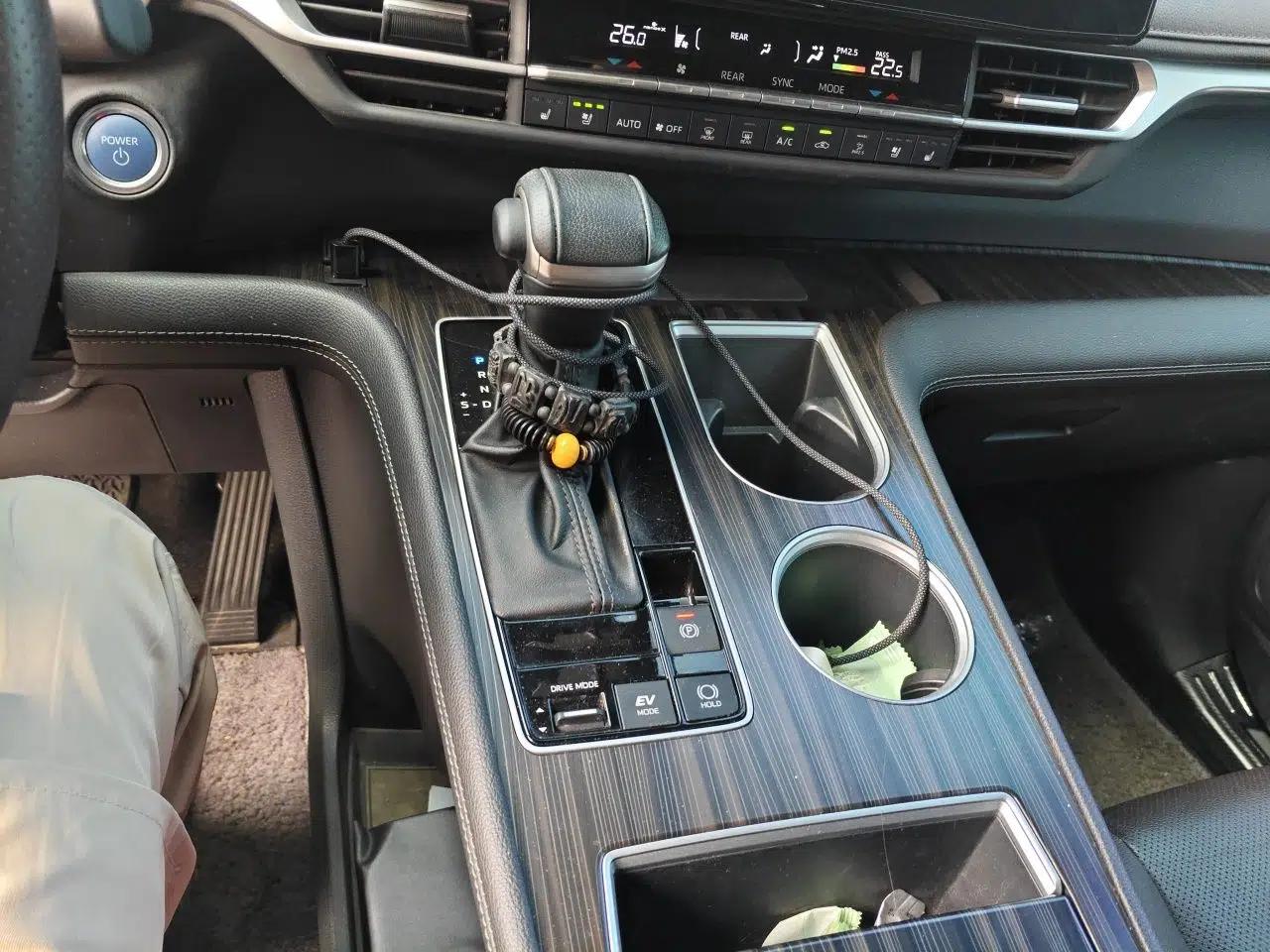 Toyota SIENNA 2021 2.5L Hybrid Platinum Edition — миниатюра 14
