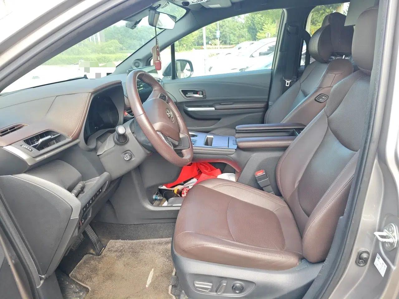 Toyota SIENNA 2021 2.5L Hybrid Platinum Edition — миниатюра 15
