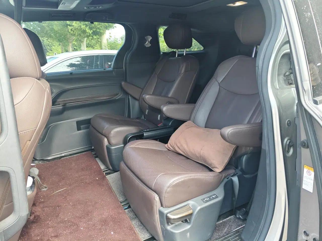 Toyota SIENNA 2021 2.5L Hybrid Platinum Edition — миниатюра 17