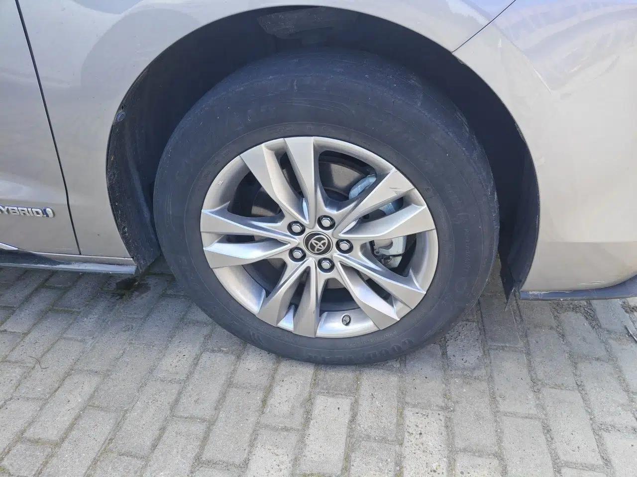 Toyota SIENNA 2021 2.5L Hybrid Platinum Edition — миниатюра 8