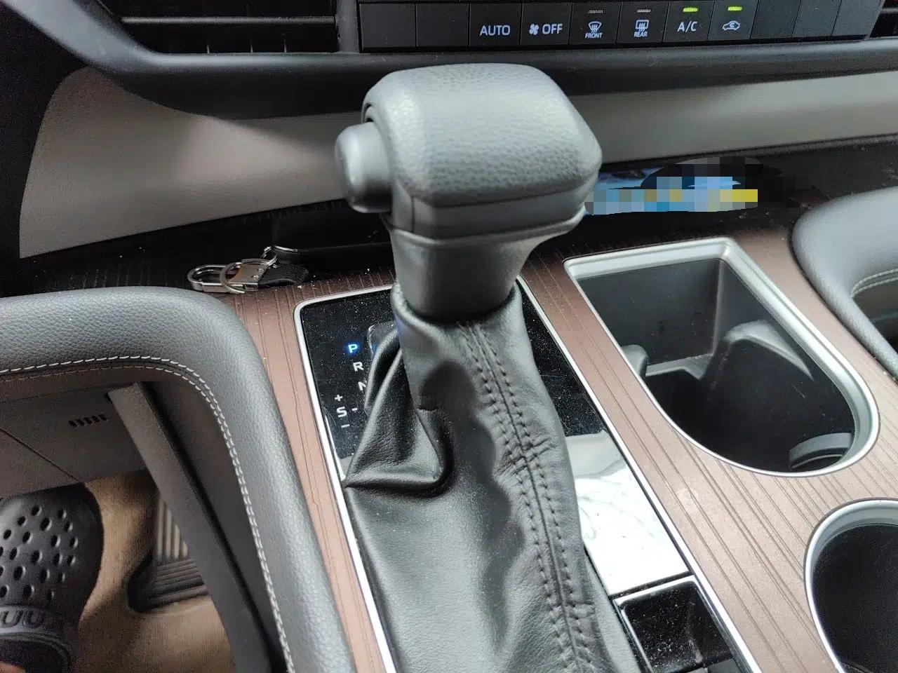Toyota SIENNA 2021 2.5L Hybrid Comfort Edition — миниатюра 14
