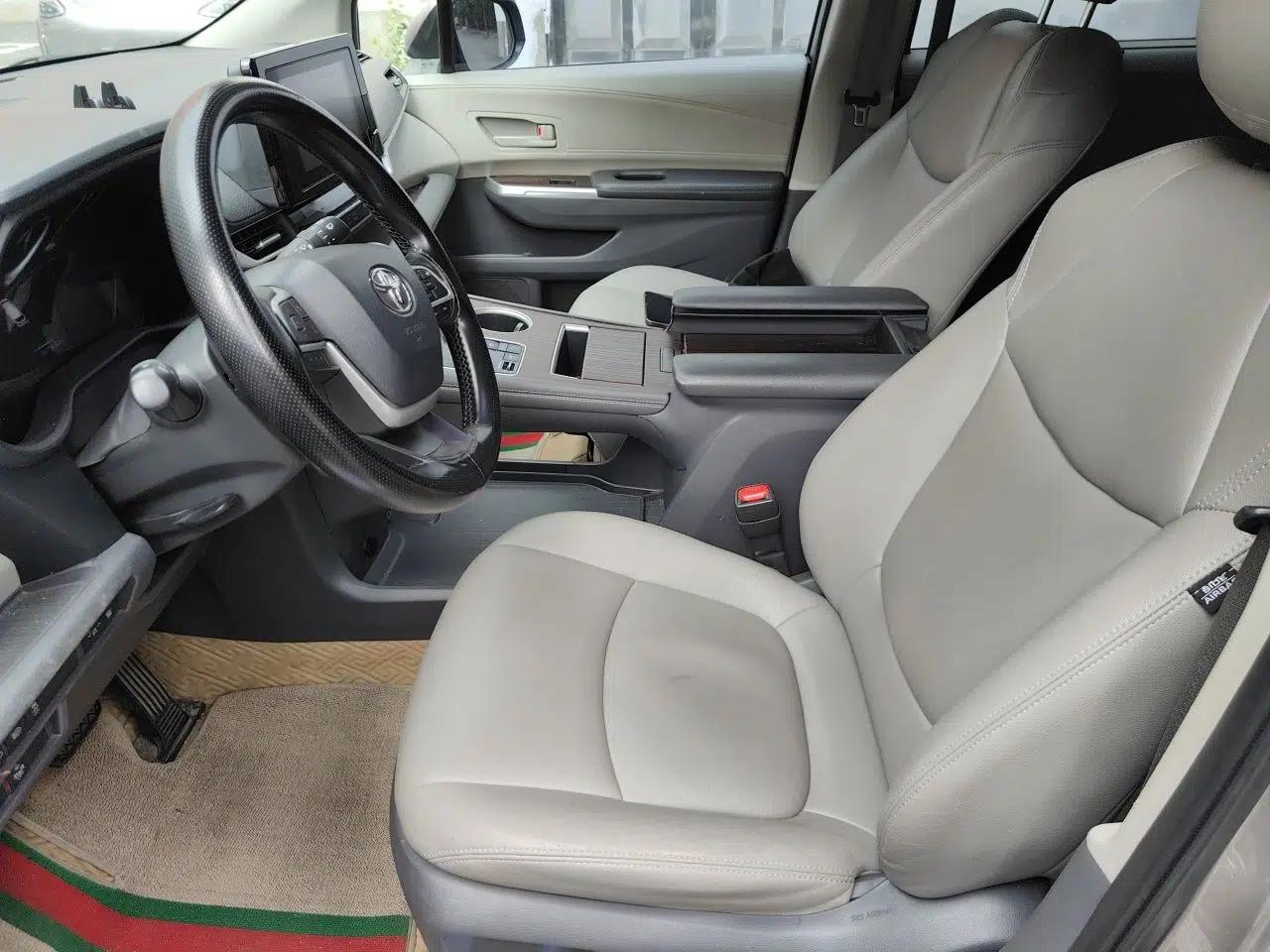 Toyota SIENNA 2021 2.5L Hybrid Comfort Edition — миниатюра 15
