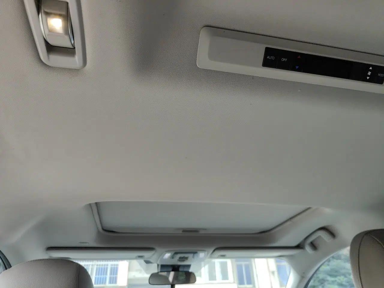 Toyota SIENNA 2021 2.5L Hybrid Comfort Edition — миниатюра 18