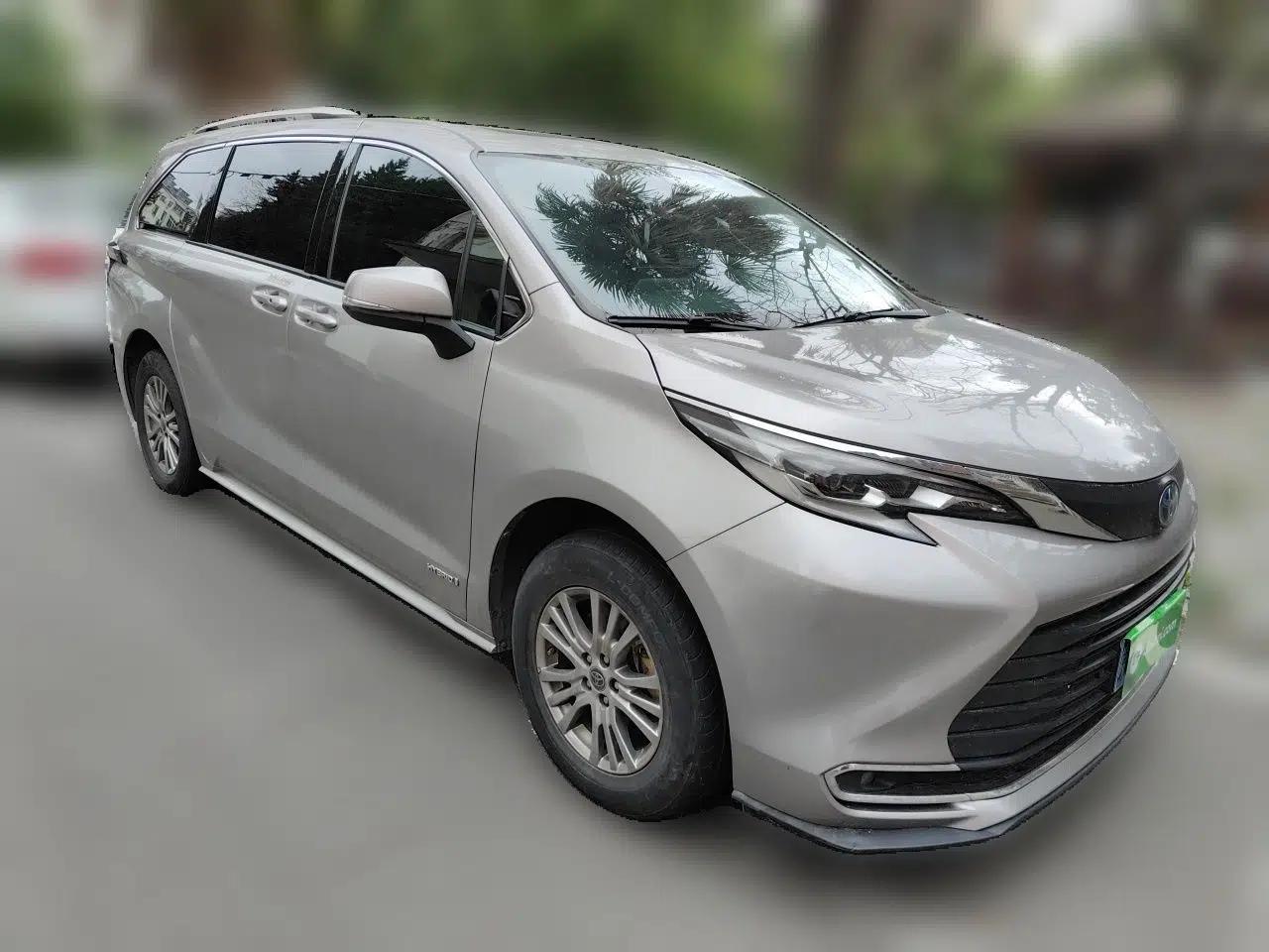 Toyota SIENNA 2021 2.5L Hybrid Comfort Edition — миниатюра 3
