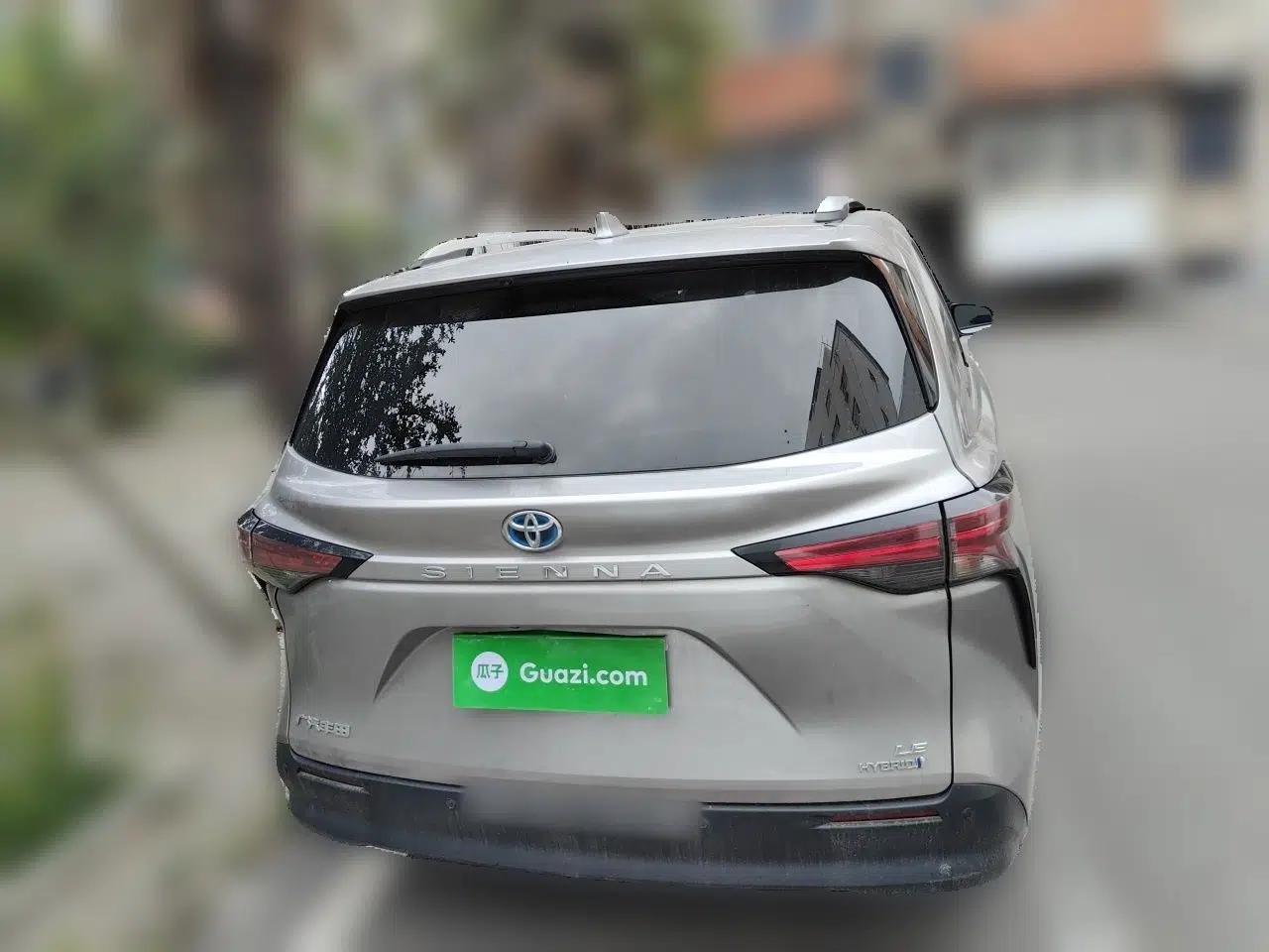 Toyota SIENNA 2021 2.5L Hybrid Comfort Edition — миниатюра 5