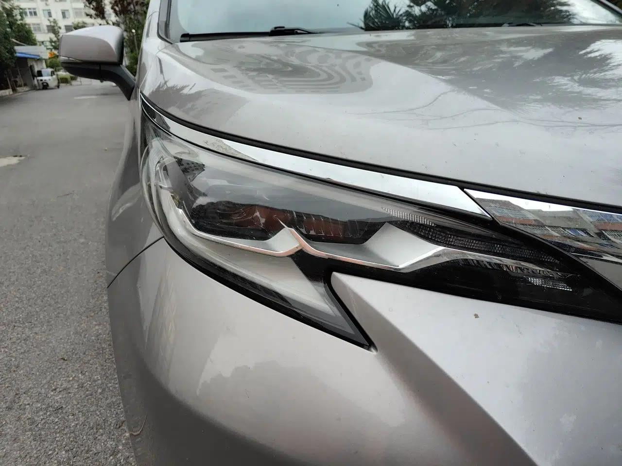 Toyota SIENNA 2021 2.5L Hybrid Comfort Edition — миниатюра 7