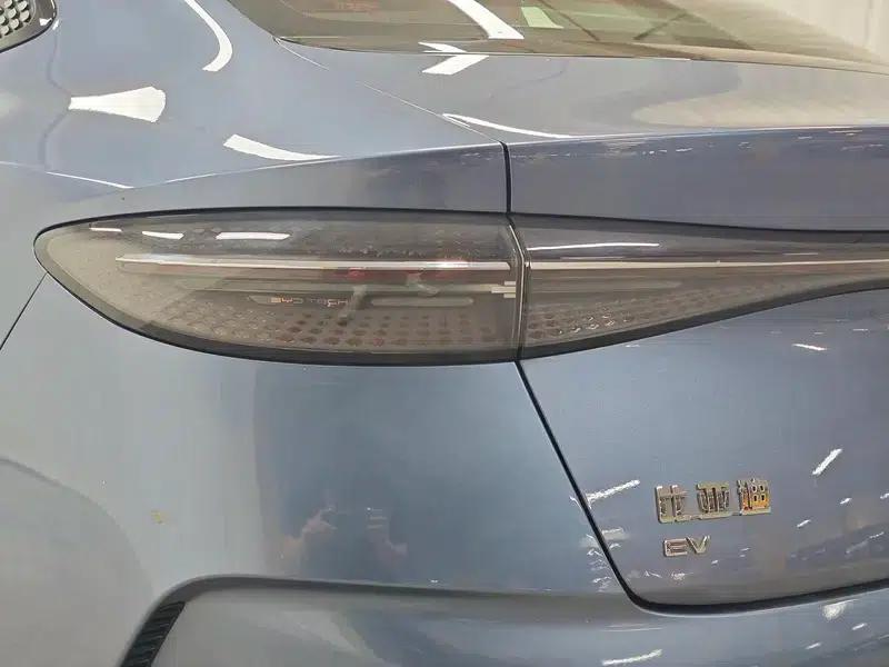 Seal 2022 550km Standard Range Rear-Wheel Drive Premium Edition — миниатюра 13