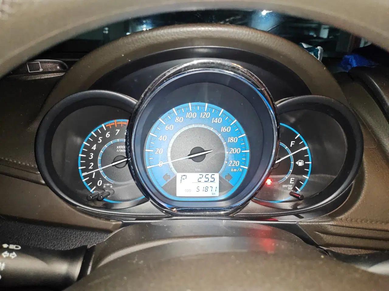 Toyota YARiS L Zhi Xuan 2014 1.5G Automatic Xuan Dong Edition — миниатюра 8