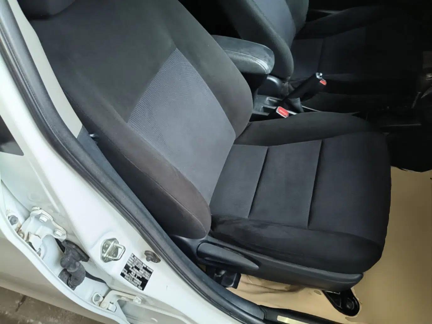 Toyota YARiS L Zhi Xuan 2015 1.5E Automatic Charm Edition — миниатюра 19