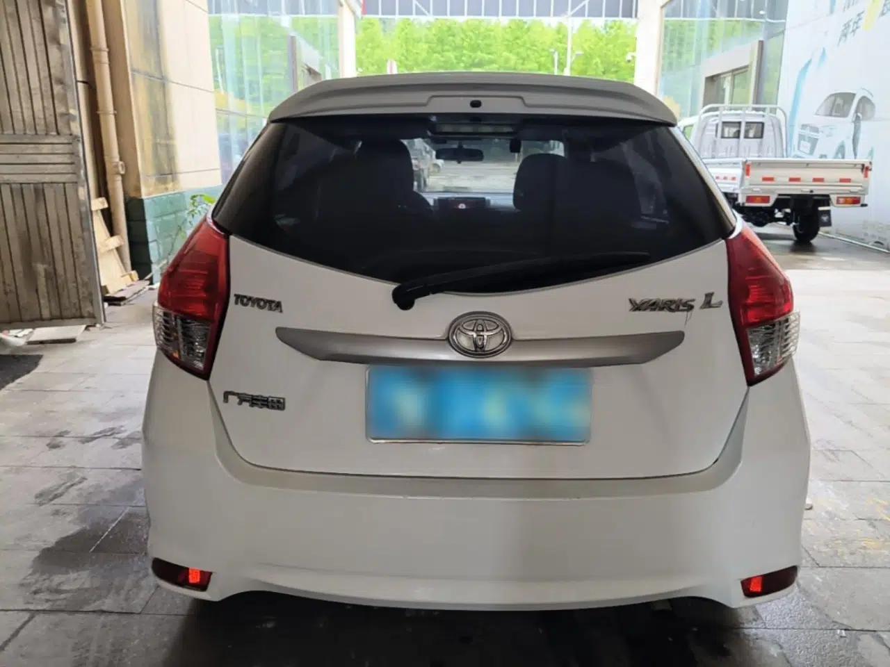 Toyota YARiS L Zhi Xuan 2015 1.5E Automatic Charm Edition — миниатюра 5