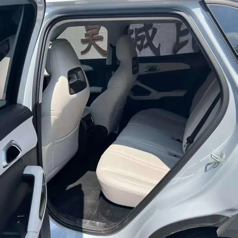Yuan UP 2025 Smart Driving Edition 401KM Vitality Edition — миниатюра 11