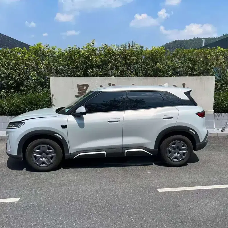 Yuan UP 2025 Smart Driving Edition 401KM Vitality Edition — миниатюра 3