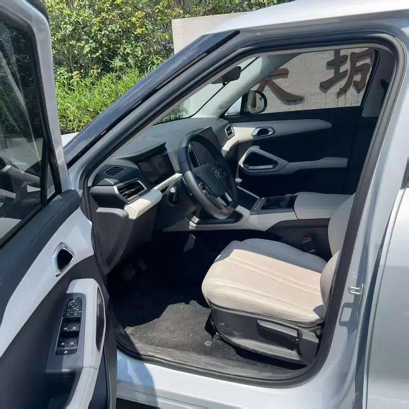 Yuan UP 2025 Smart Driving Edition 401KM Vitality Edition — миниатюра 10
