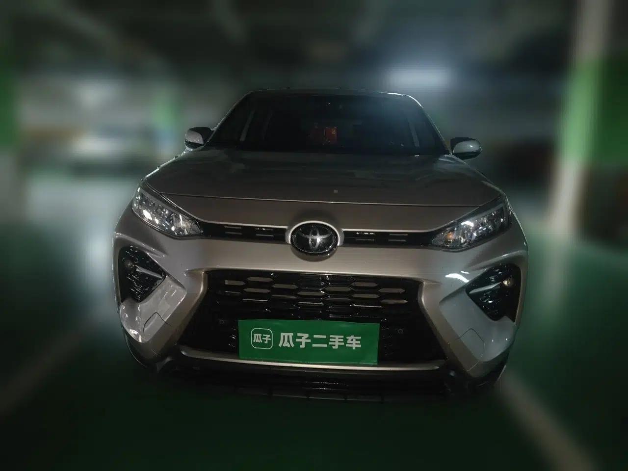 Toyota Wildlander 2020 2.0L CVT 4x4 Luxury Edition — миниатюра 2