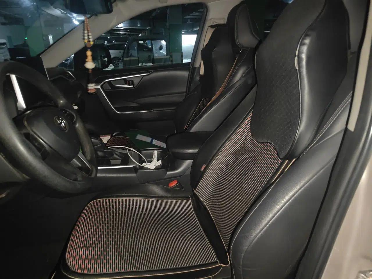 Toyota Wildlander 2020 2.0L CVT 4x4 Luxury Edition — миниатюра 15