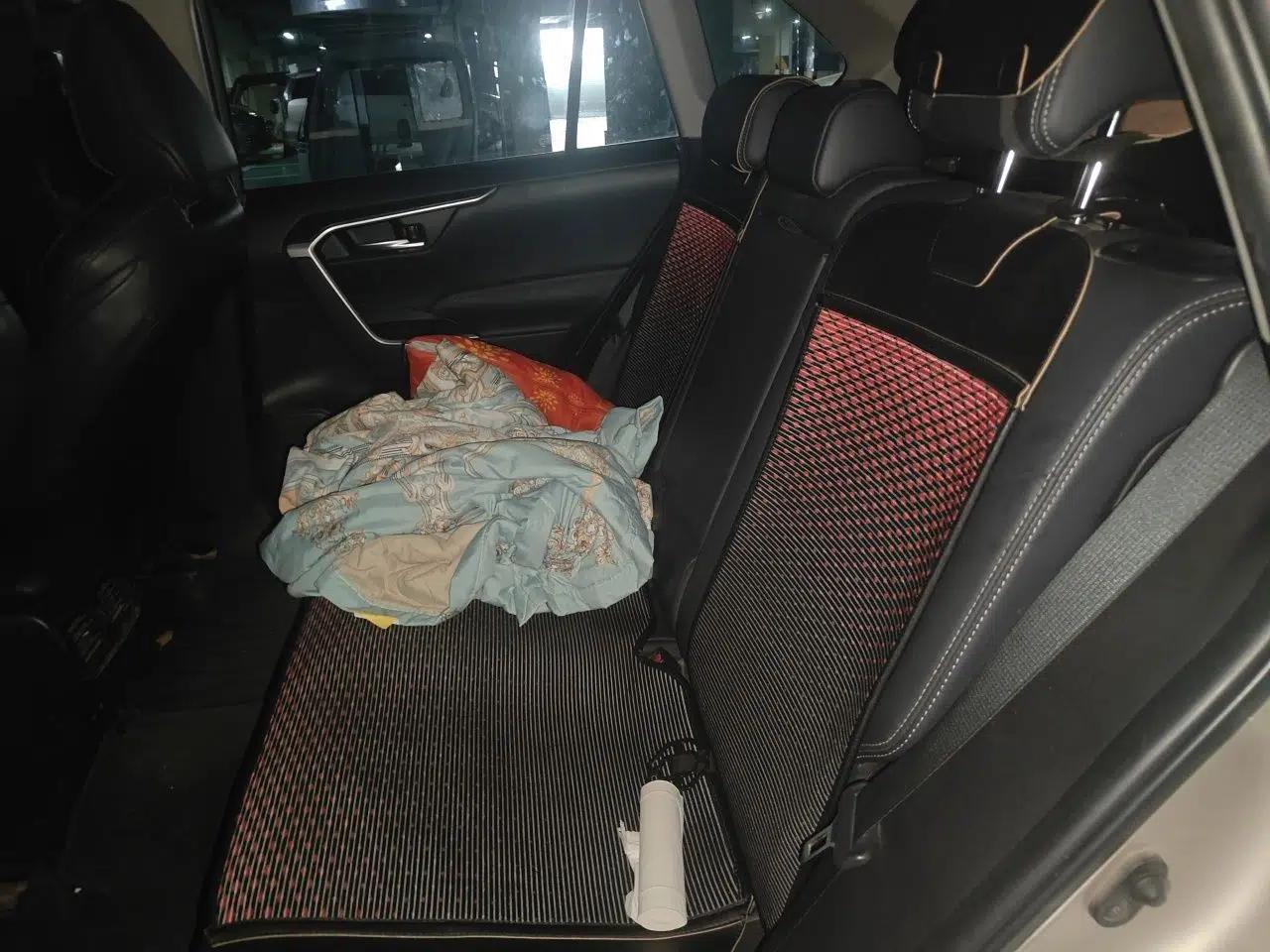 Toyota Wildlander 2020 2.0L CVT 4x4 Luxury Edition — миниатюра 17