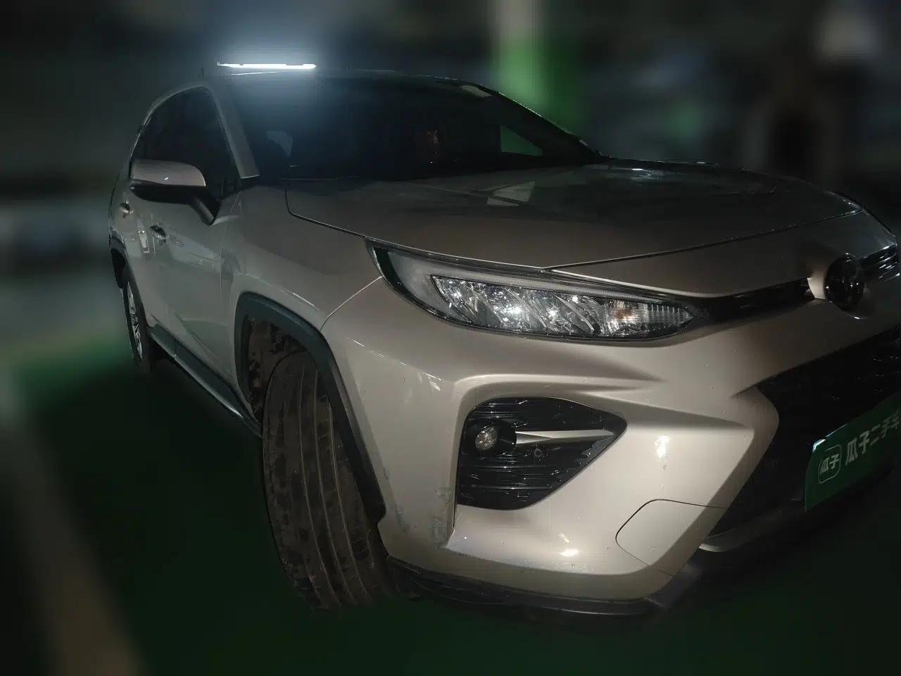 Toyota Wildlander 2020 2.0L CVT 4x4 Luxury Edition — миниатюра 3