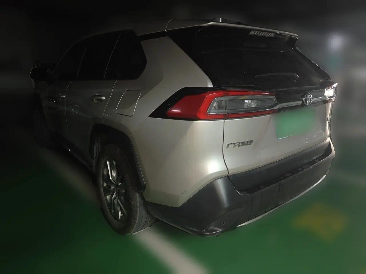 Toyota Wildlander 2020 2.0L CVT 4x4 Luxury Edition — миниатюра 4