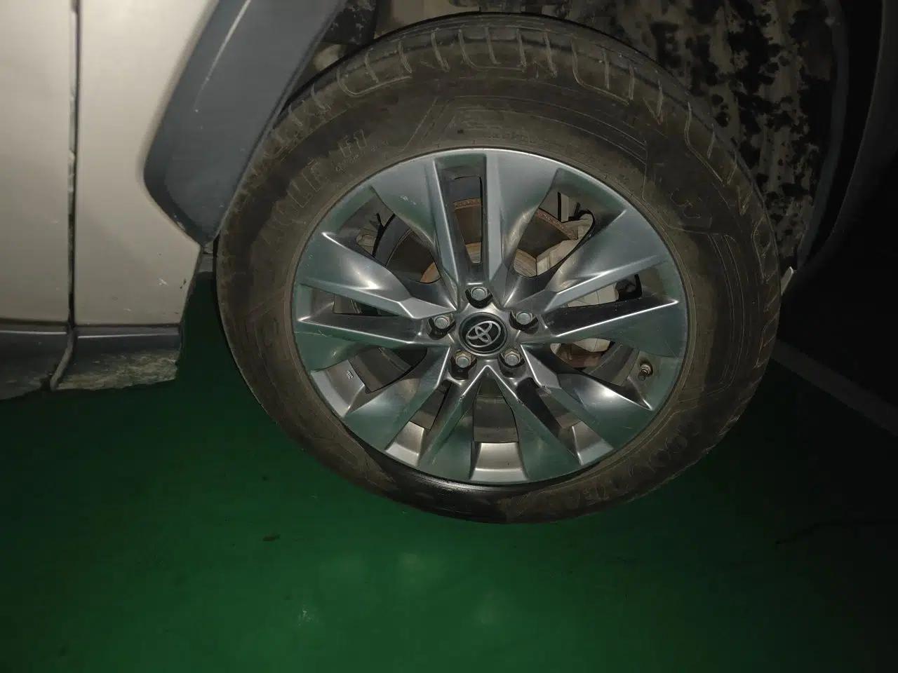 Toyota Wildlander 2020 2.0L CVT 4x4 Luxury Edition — миниатюра 8