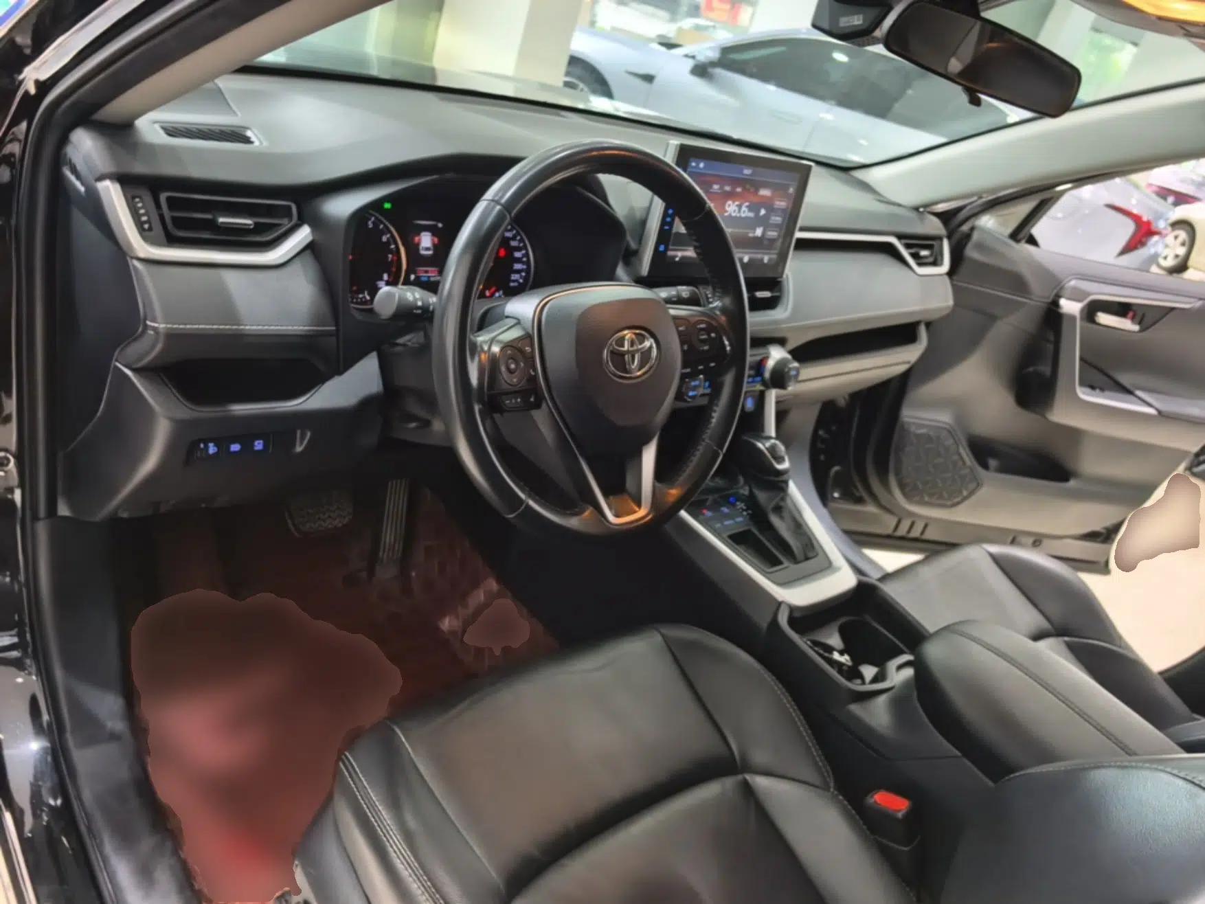 Toyota Wildlander 2022 2.0L CVT Two-Wheel Drive Luxury PLUS Edition — миниатюра 12