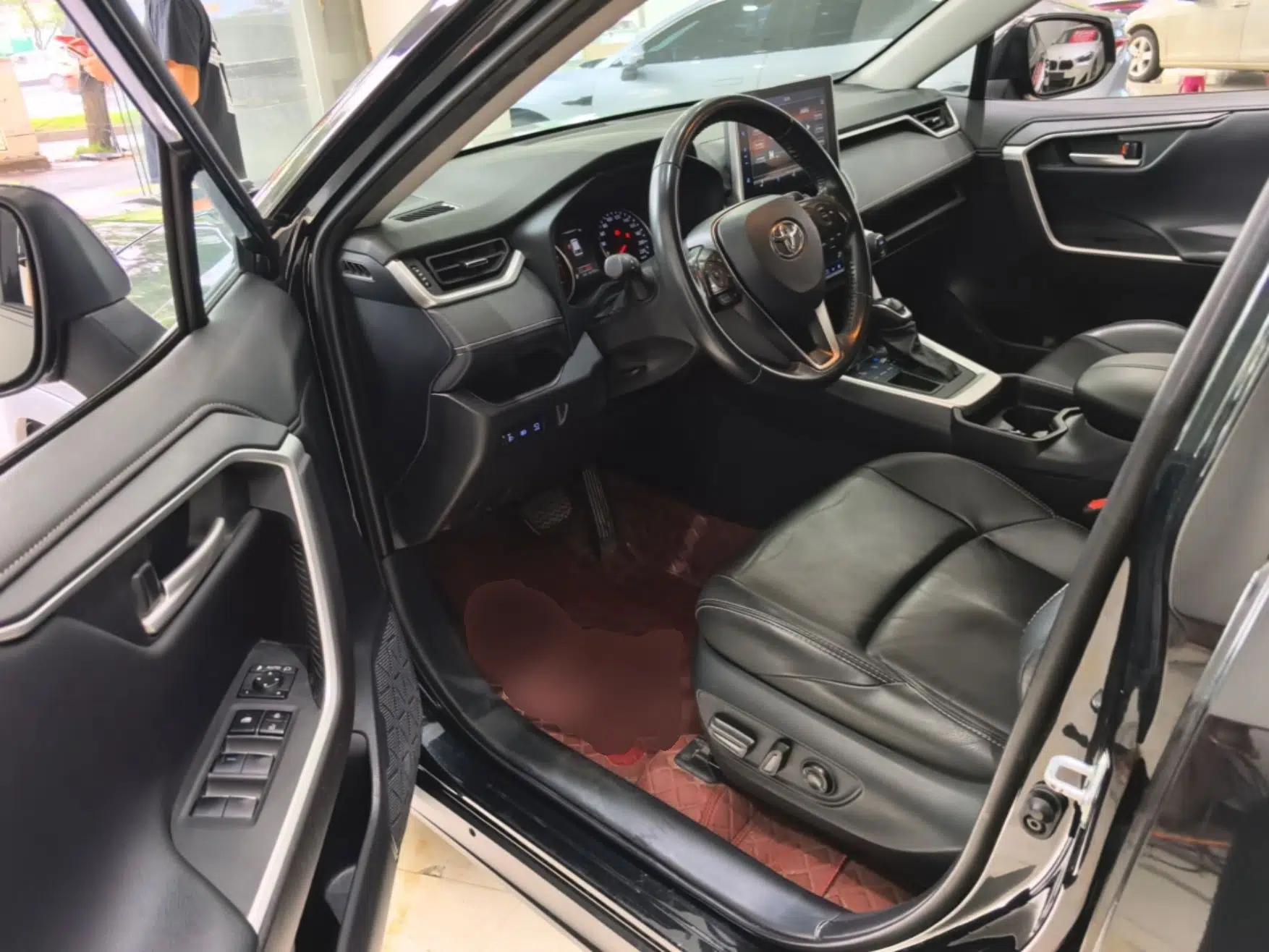 Toyota Wildlander 2022 2.0L CVT Two-Wheel Drive Luxury PLUS Edition — миниатюра 18