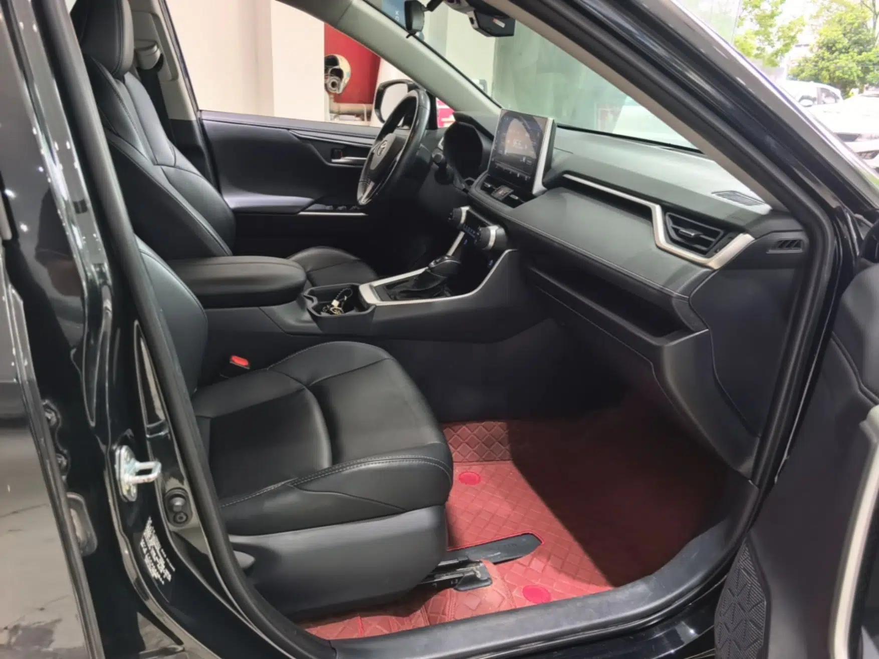 Toyota Wildlander 2022 2.0L CVT Two-Wheel Drive Luxury PLUS Edition — миниатюра 19