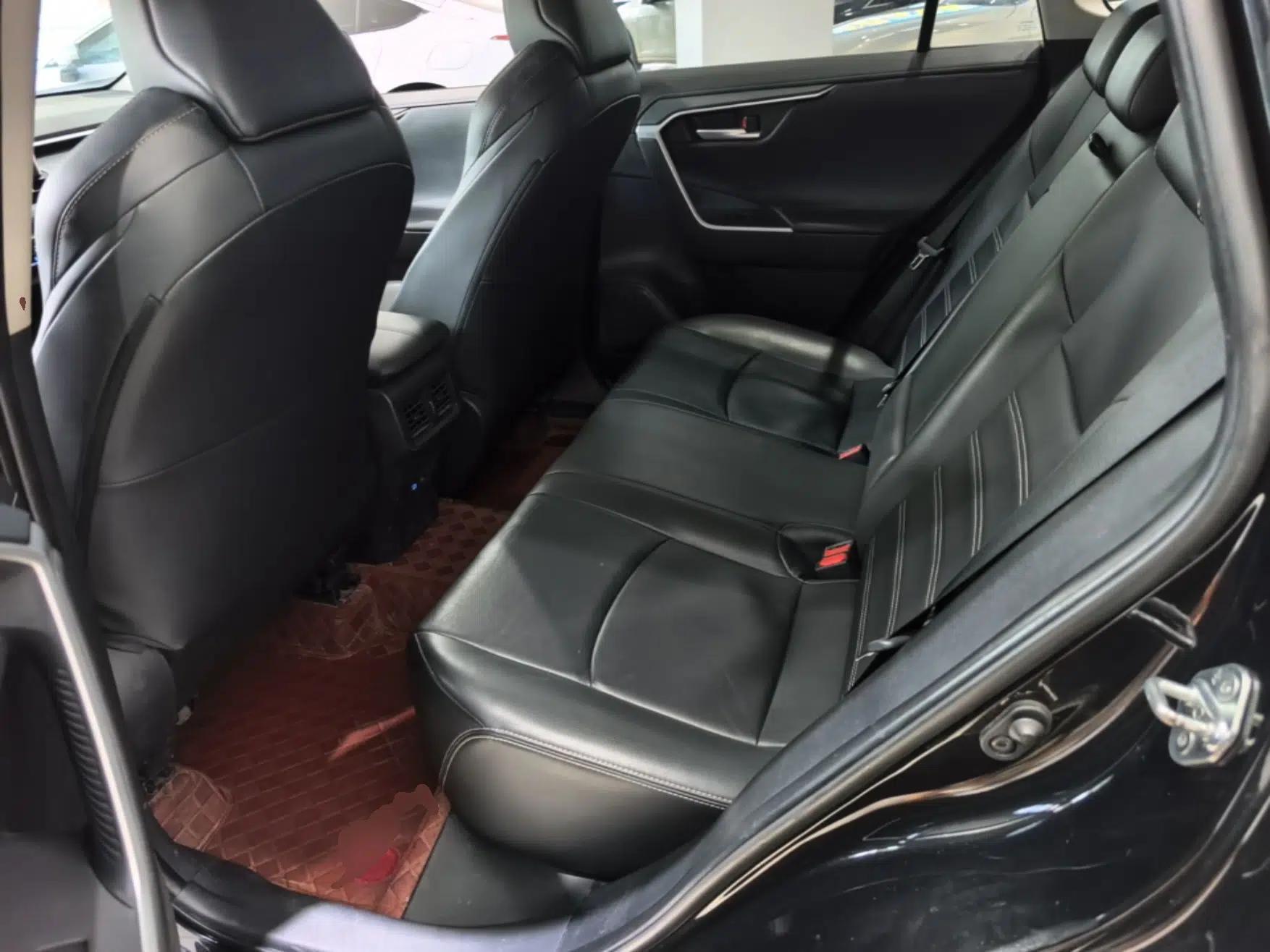 Toyota Wildlander 2022 2.0L CVT Two-Wheel Drive Luxury PLUS Edition — миниатюра 20