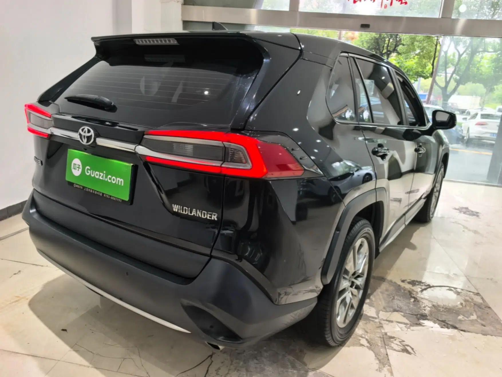 Toyota Wildlander 2022 2.0L CVT Two-Wheel Drive Luxury PLUS Edition — миниатюра 6