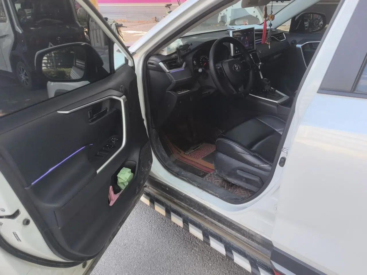Toyota Wildlander 2022 Updated Version 2.0L CVT Two-Wheel Drive Leading Edition — миниатюра 16