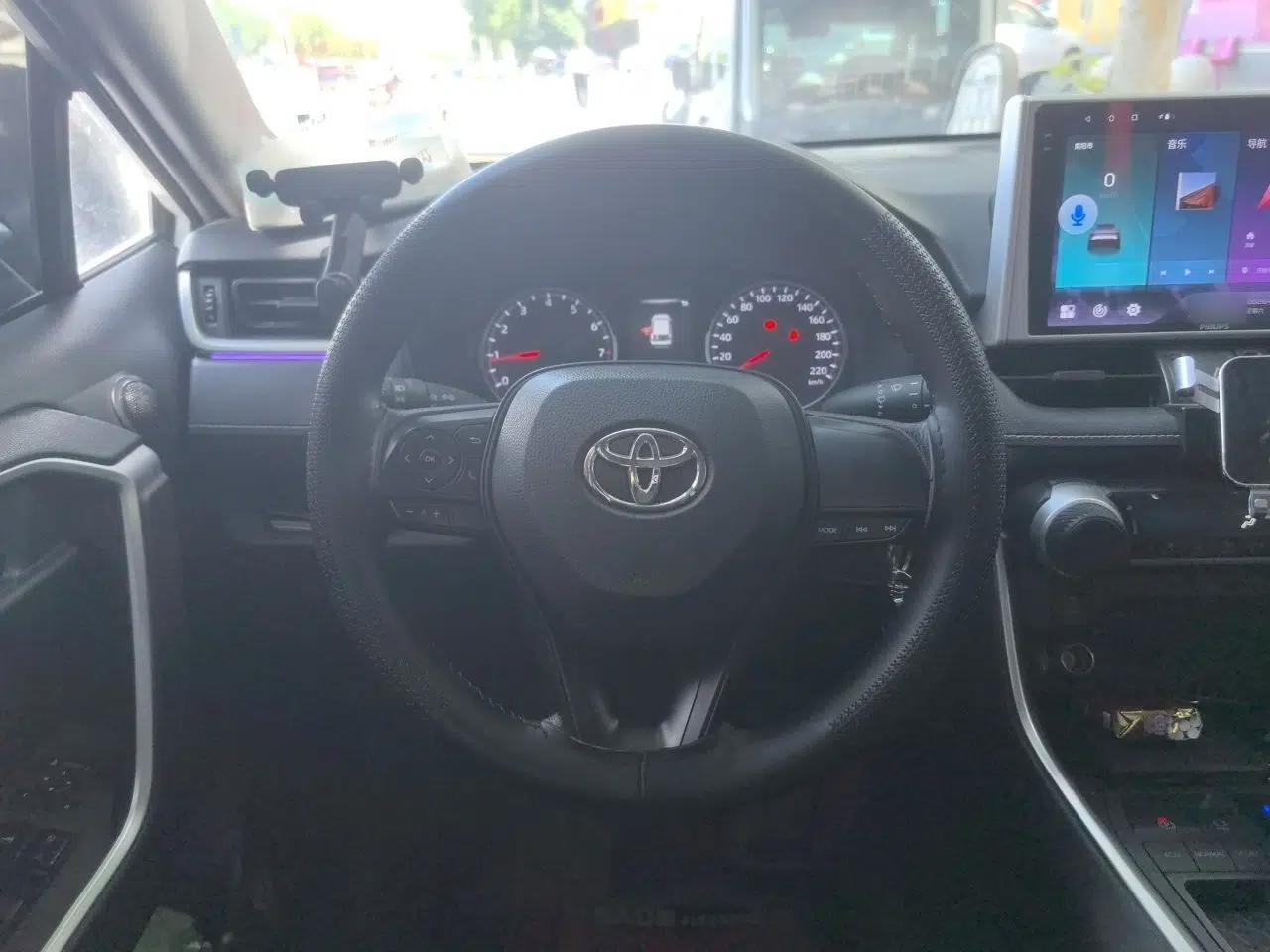 Toyota Wildlander 2022 Updated Version 2.0L CVT Two-Wheel Drive Leading Edition — миниатюра 10