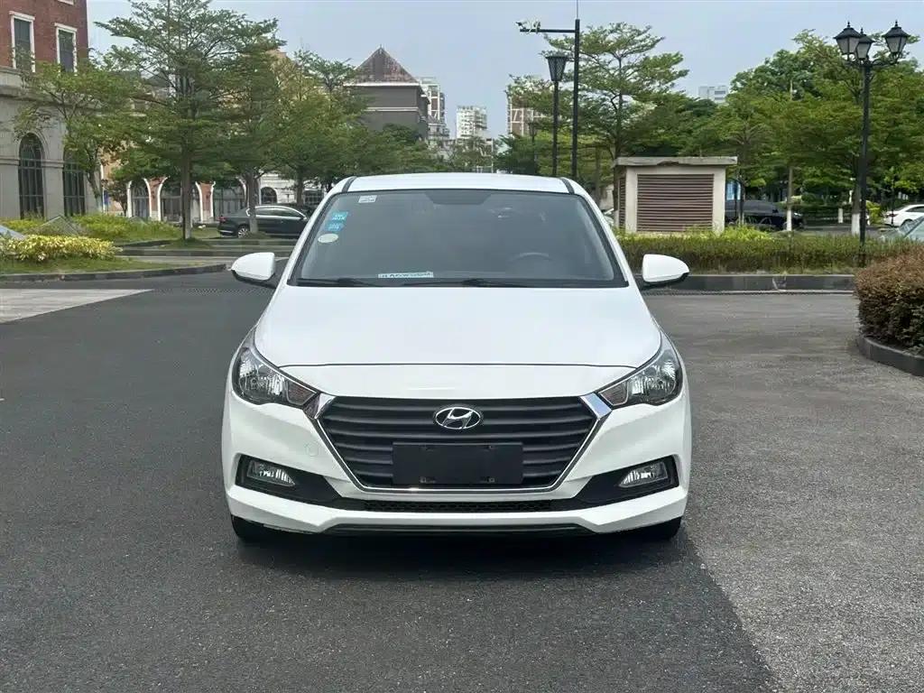 2016 Hyundai Verna 1.4L Automatic Sport — миниатюра 2