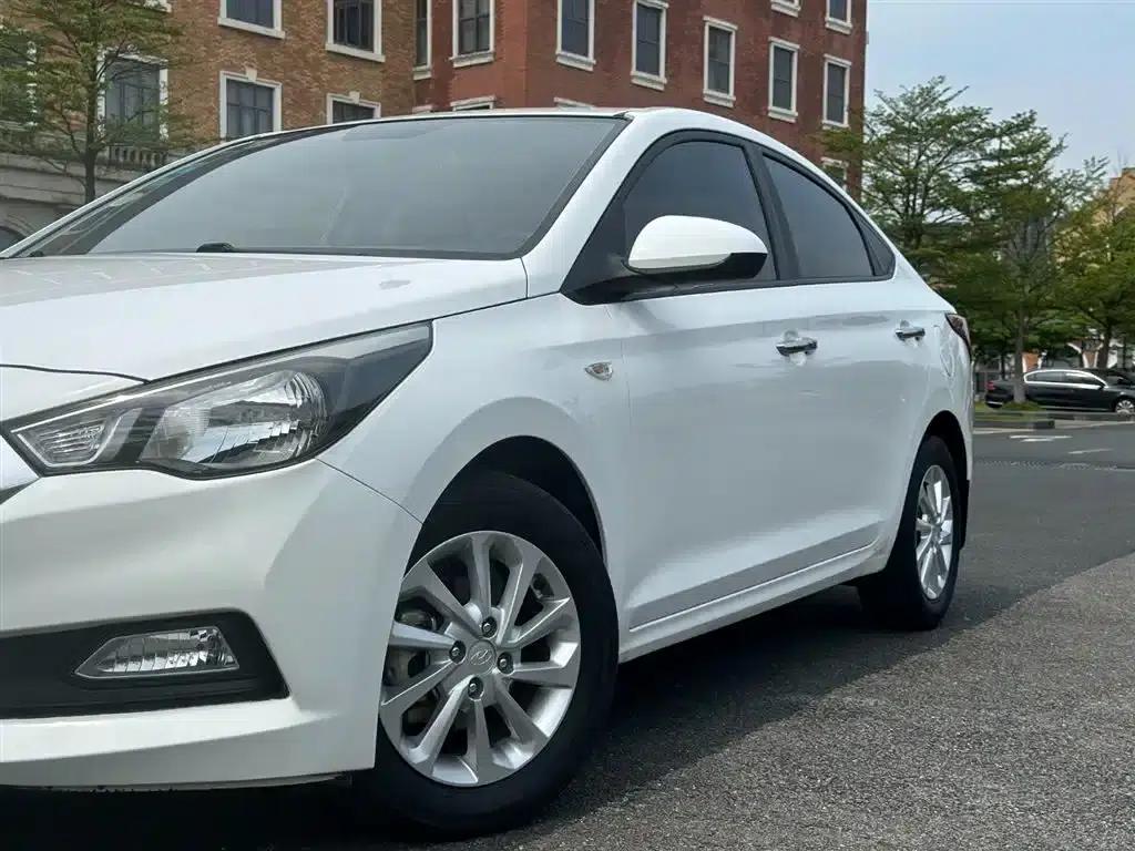 2016 Hyundai Verna 1.4L Automatic Sport — миниатюра 12