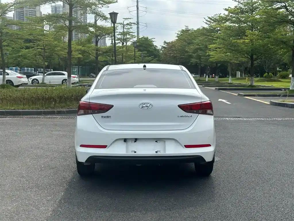 2016 Hyundai Verna 1.4L Automatic Sport — миниатюра 16