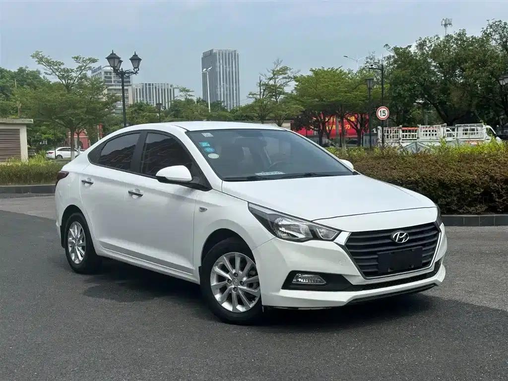 2016 Hyundai Verna 1.4L Automatic Sport — миниатюра 3