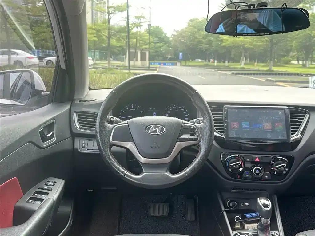 2016 Hyundai Verna 1.4L Automatic Sport — миниатюра 7