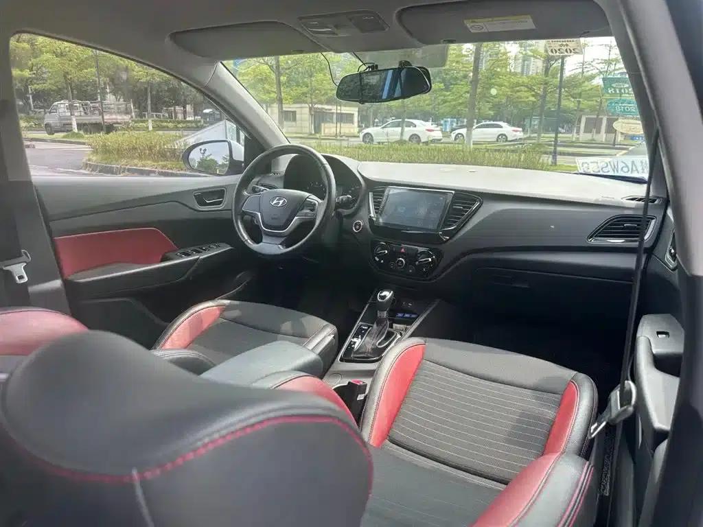 2016 Hyundai Verna 1.4L Automatic Sport — миниатюра 10