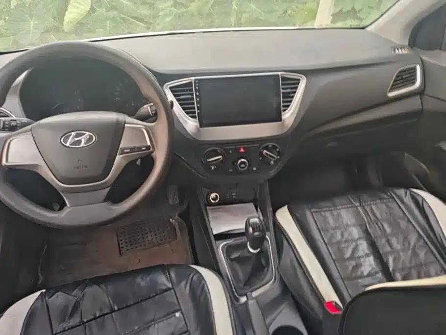 2016 Hyundai Verna 1.4L Manual GLS Cool Edition — миниатюра 12