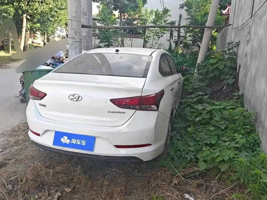 2016 Hyundai Verna 1.4L Manual GLS Cool Edition — миниатюра 3