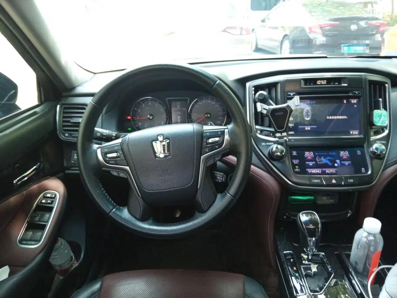 Toyota Crown 2018 2.0T Sport Edition — миниатюра 10