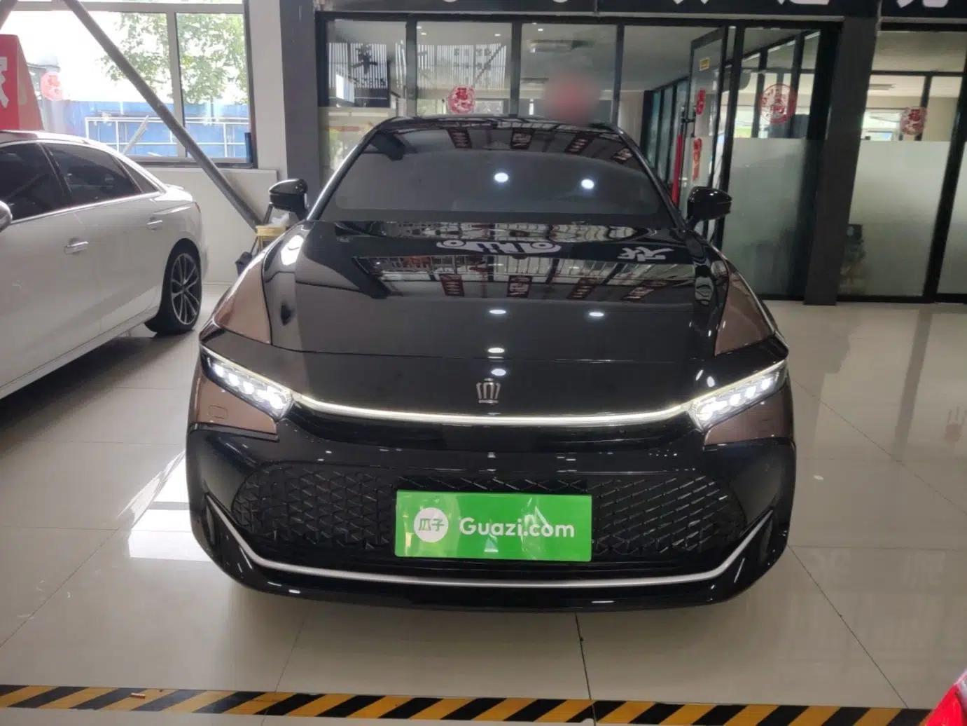 Toyota Crown 2023 2.5L SportCross HEV Two-Wheel Drive Prestige Edition — миниатюра 2