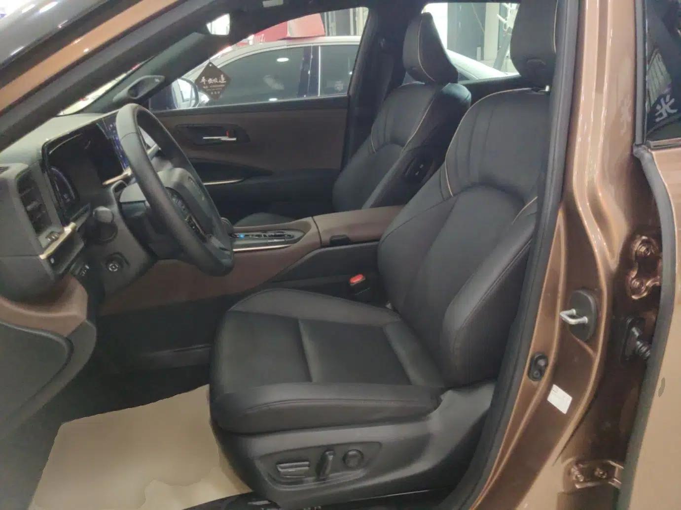 Toyota Crown 2023 2.5L SportCross HEV Two-Wheel Drive Prestige Edition — миниатюра 17