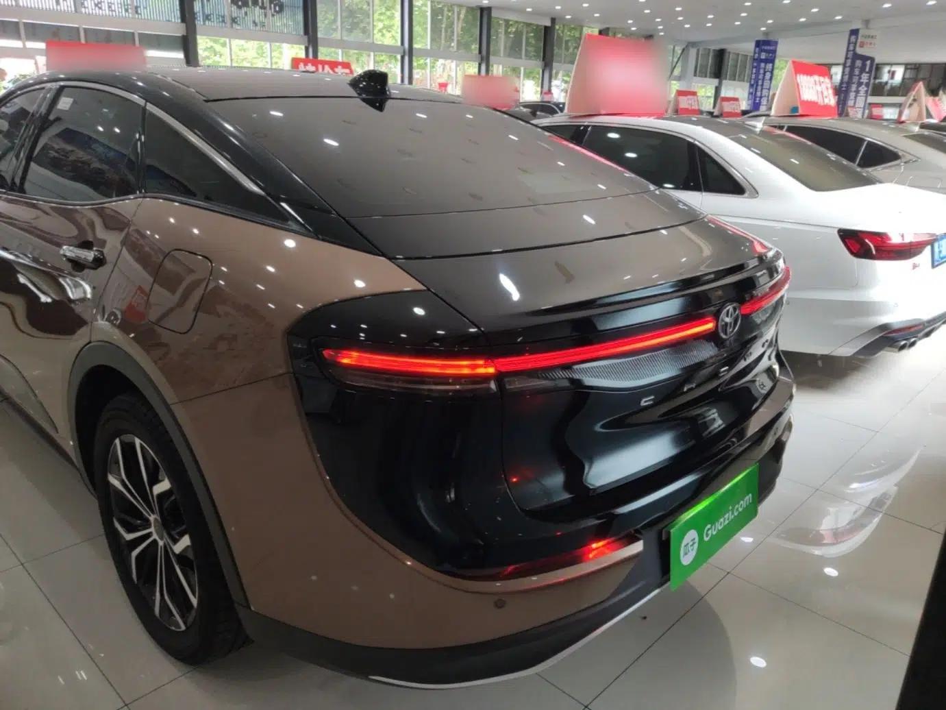 Toyota Crown 2023 2.5L SportCross HEV Two-Wheel Drive Prestige Edition — миниатюра 5